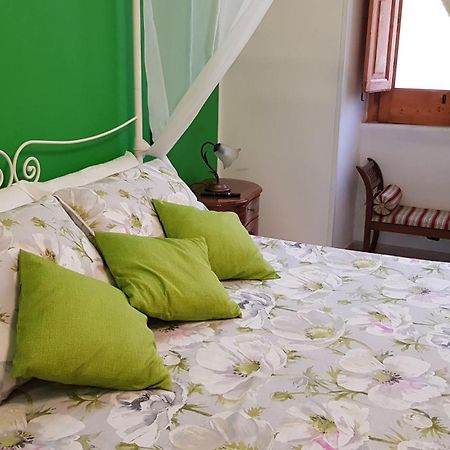 Amanda'S Dream Apartment Taranto Bagian luar foto