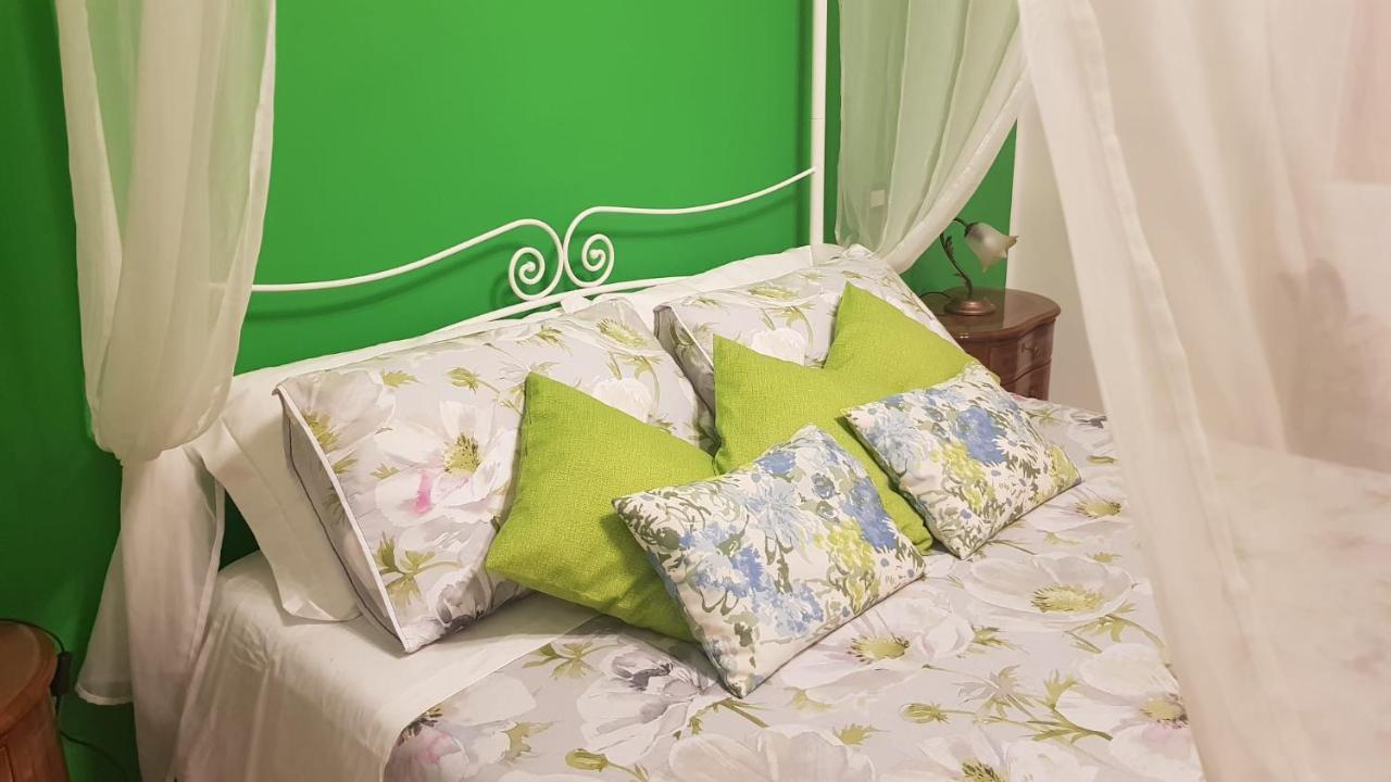 Amanda'S Dream Apartment Taranto Bagian luar foto