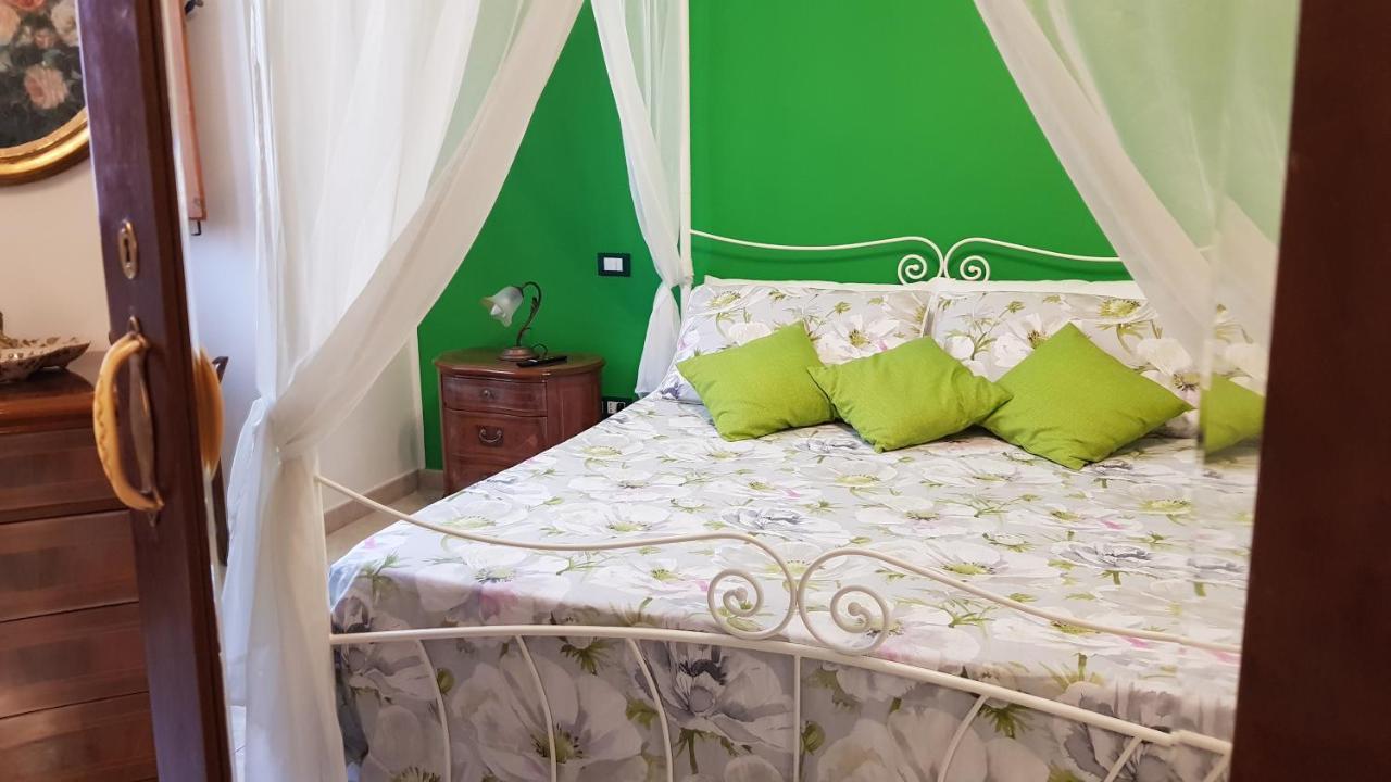 Amanda'S Dream Apartment Taranto Bagian luar foto