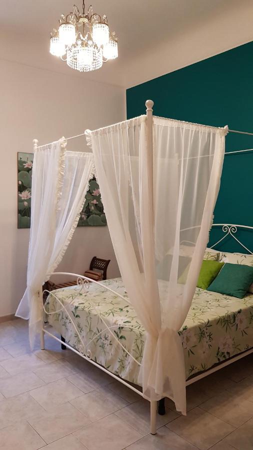 Amanda'S Dream Apartment Taranto Bagian luar foto