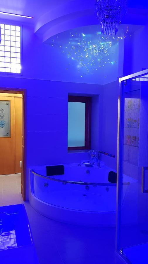 Amanda'S Dream Apartment Taranto Bagian luar foto