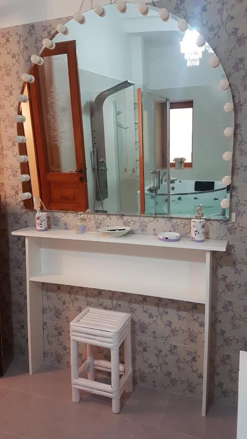 Amanda'S Dream Apartment Taranto Bagian luar foto