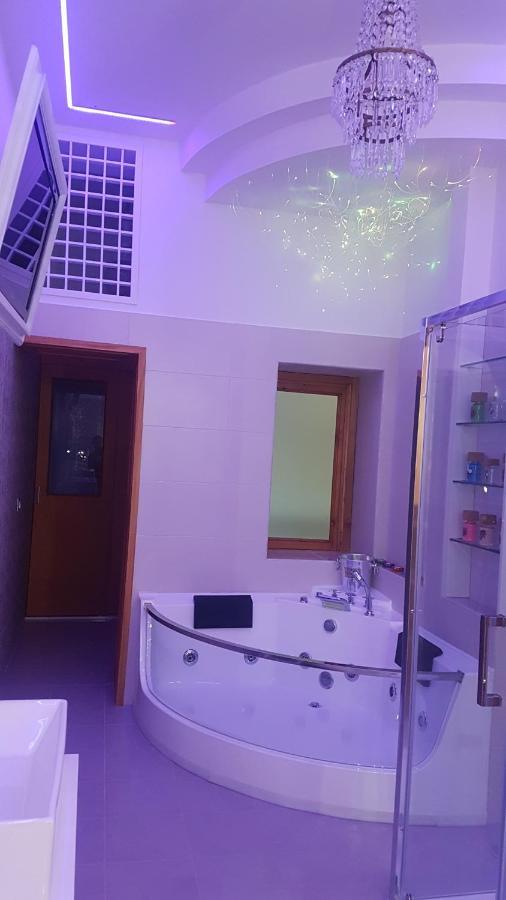 Amanda'S Dream Apartment Taranto Bagian luar foto