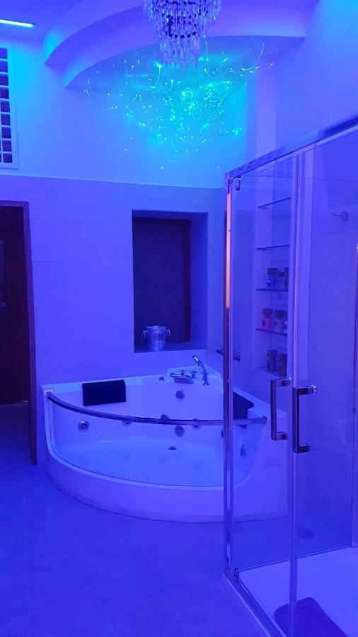 Amanda'S Dream Apartment Taranto Bagian luar foto